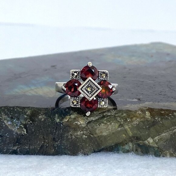 Sterling Silver 925 Multi Stone Round Prong Set Garnet & Marcasite Ring Sz 5.5 - Picture 12 of 16